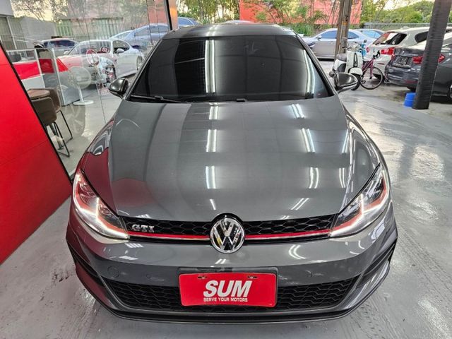 經典小鋼炮  福斯  GTI  7.5代  數位儀表 6速自手排 ACC跟車系統 車道偏移輔助系統  第20張相片