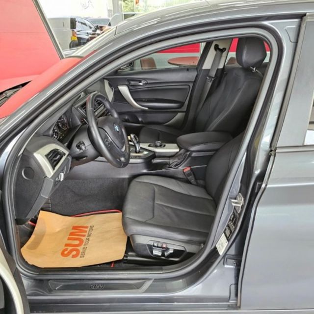 2017 BMW 118I 小改款1.5 車道偏離警示 車道維持輔助 ikey 摸門 自動煞停AEB 倒車影像 後座出風  第8張相片