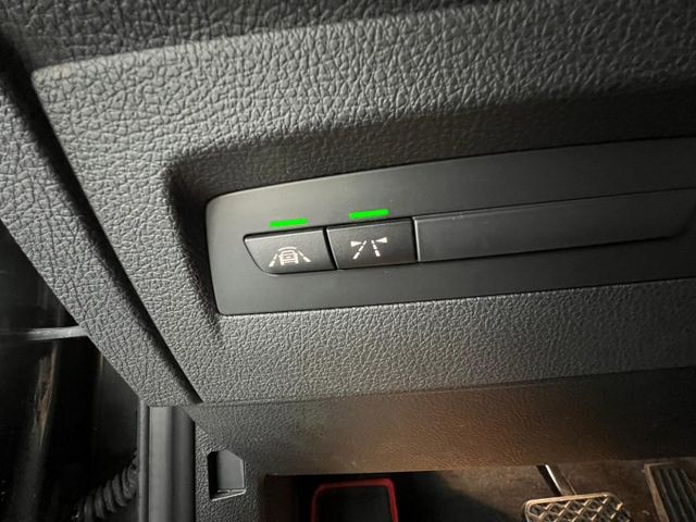 2017 BMW 118I 小改款1.5 車道偏離警示 車道維持輔助 ikey 摸門 自動煞停AEB 倒車影像 後座出風  第11張相片