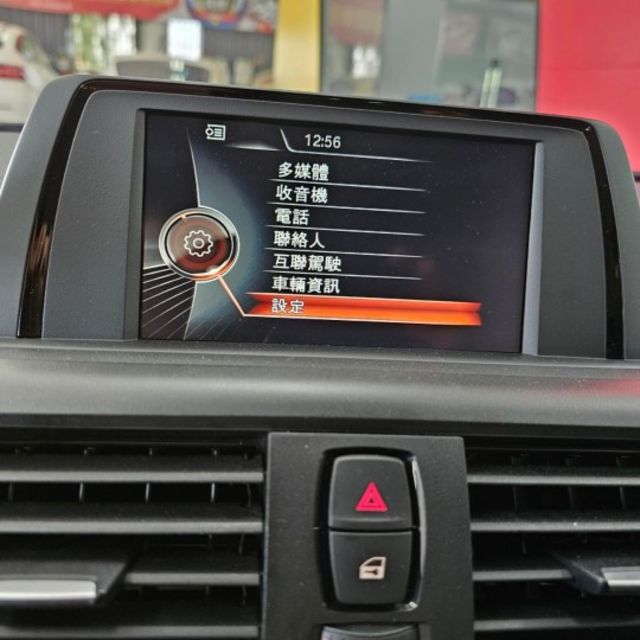 2017 BMW 118I 小改款1.5 車道偏離警示 車道維持輔助 ikey 摸門 自動煞停AEB 倒車影像 後座出風  第16張相片