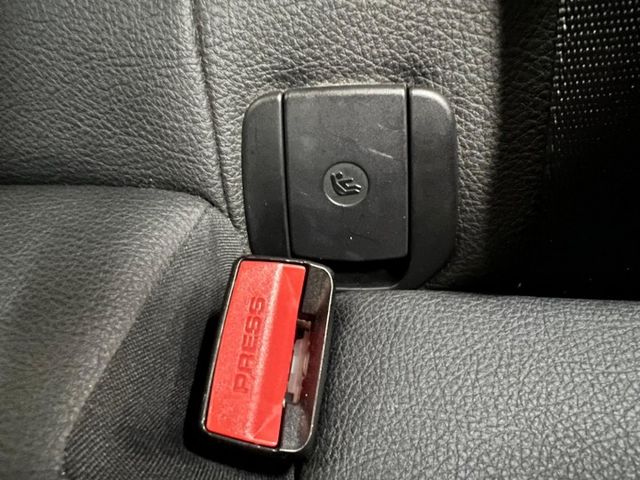 2017 BMW 118I 小改款1.5 車道偏離警示 車道維持輔助 ikey 摸門 自動煞停AEB 倒車影像 後座出風  第17張相片