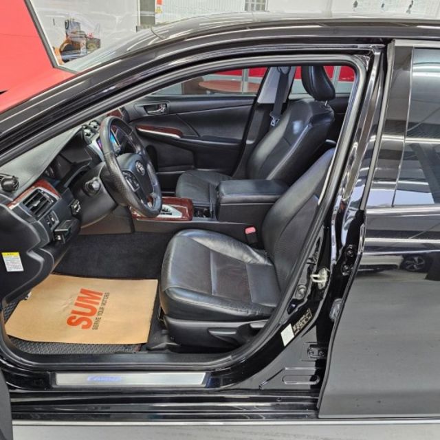 2013 TOYOTA CAMRY 2.0 僅跑11萬 IKEY 摸門 雙區恆溫 定速 後做出風口 安卓機 鋁圈 卡鉗  第8張相片