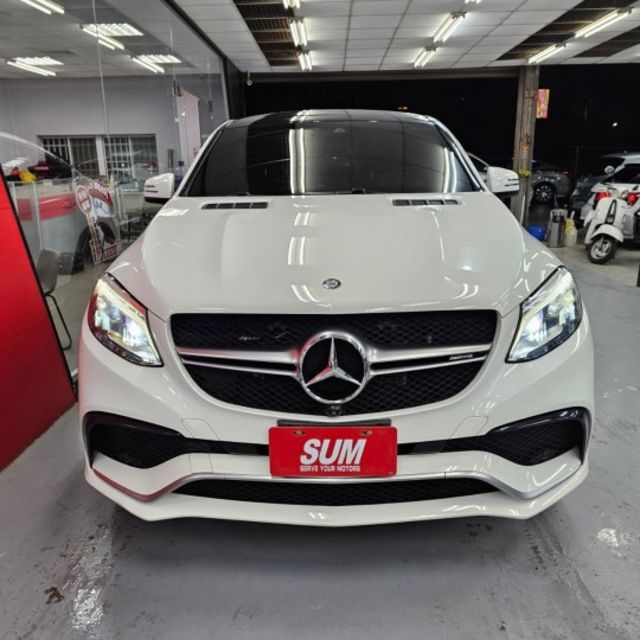 2016 AMG GLE63Coupe 4MATIC 電尾門 倒車顯影 電折 IKEY 天窗 電動座椅 環景 換檔撥片  第3張相片
