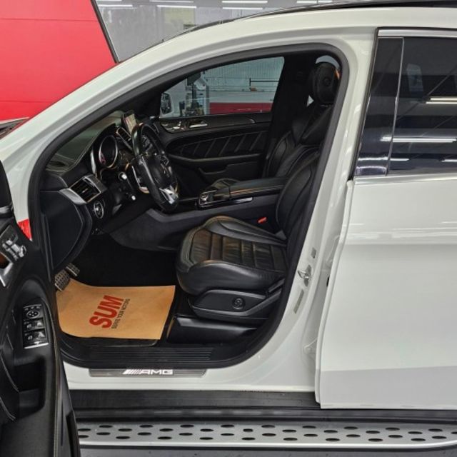 2016 AMG GLE63Coupe 4MATIC 電尾門 倒車顯影 電折 IKEY 天窗 電動座椅 環景 換檔撥片  第7張相片