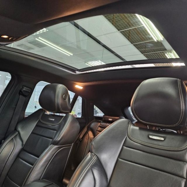 2016 AMG GLE63Coupe 4MATIC 電尾門 倒車顯影 電折 IKEY 天窗 電動座椅 環景 換檔撥片  第14張相片