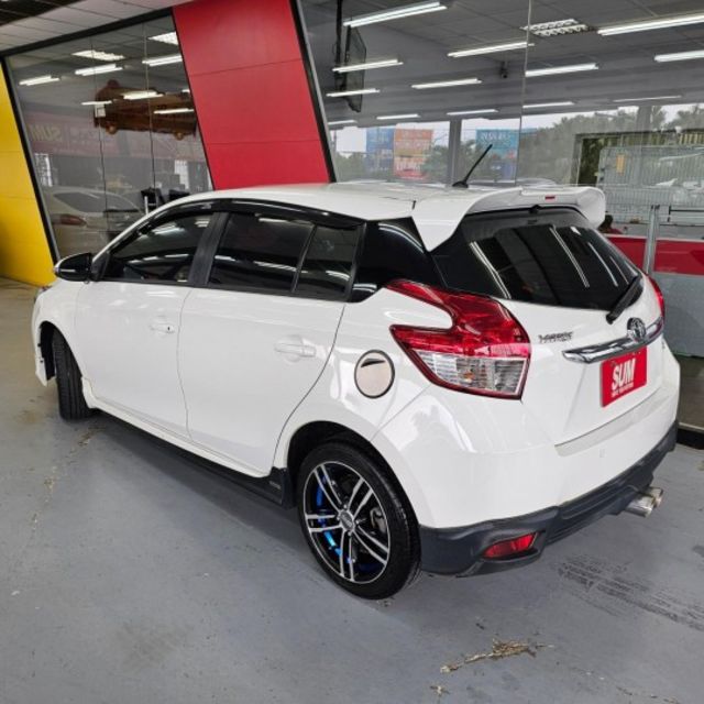 2016 Toyota Yaris(NEW) 1.5經典Style＋  雙前座跑車座椅 胎壓偵測  第2張相片