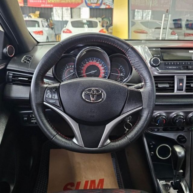 2016 Toyota Yaris(NEW) 1.5經典Style＋  雙前座跑車座椅 胎壓偵測  第11張相片