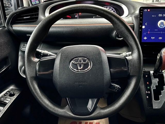 2018 Toyota Sienta 7人座 豪華 摸門 ikey 抬頭顯示 倒車顯影 導航 isofix 定速 恆溫  第11張相片