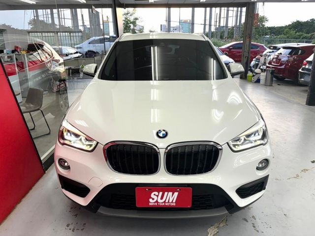 2019 BMW X1 sDrive18i領航版 摸門 IKEY 電動座椅 雙區恆溫 倒車顯影 電尾門 導航  第3張相片