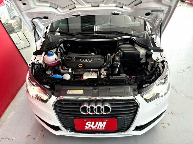2015 Audi A1(NEW) 30 TFSI 一手女用 行車紀錄器 ISOFIX 織布座椅 電動窗防夾功能  第5張相片
