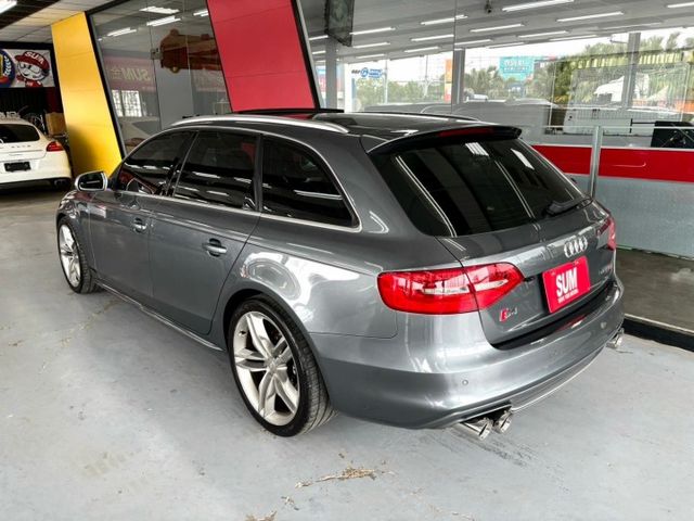 2012 AUDI S4 AVANT 銀耳多 333P 機械增壓 IKEY 摸門 雙區恆溫 車頂架 定速 循跡防滑  第2張相片