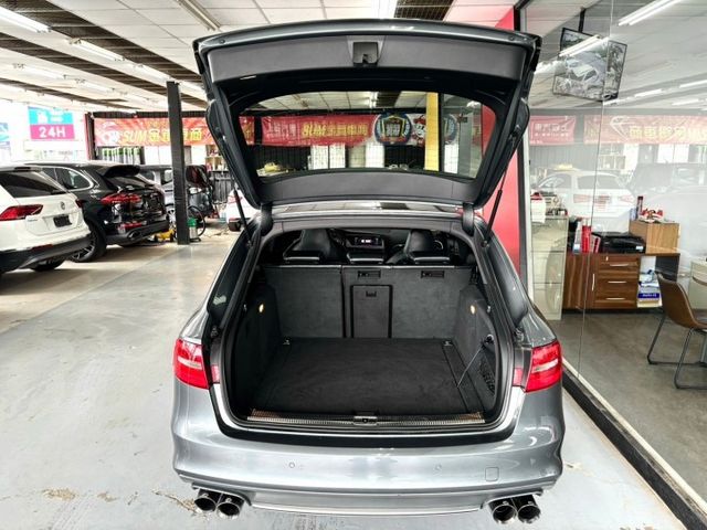 2012 AUDI S4 AVANT 銀耳多 333P 機械增壓 IKEY 摸門 雙區恆溫 車頂架 定速 循跡防滑  第6張相片