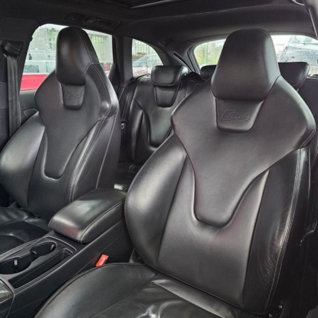 2012 AUDI S4 AVANT 銀耳多 333P 機械增壓 IKEY 摸門 雙區恆溫 車頂架 定速 循跡防滑  第16張相片