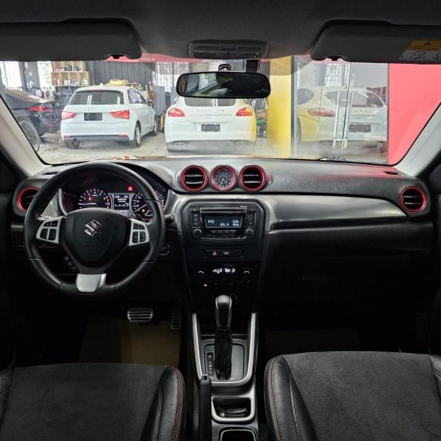 2017 SUZUKI VITARA 1.4日本原裝進口 IKEY 摸門 定速 恆溫 ISOFIX 方向盤快控  第20張相片