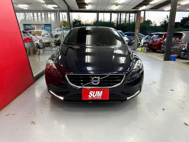 2016 VOLVO V40豪華版 摸門 IKEY 盲點 恆溫 導航 倒車影像 電動座椅含記憶  定速  第3張相片