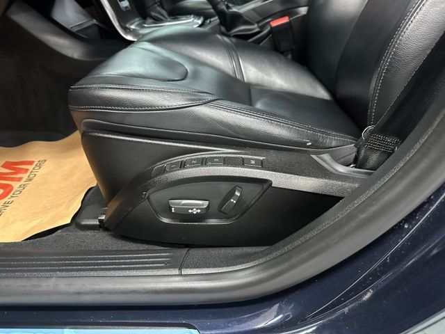 2016 VOLVO V40豪華版 摸門 IKEY 盲點 恆溫 導航 倒車影像 電動座椅含記憶  定速  第13張相片