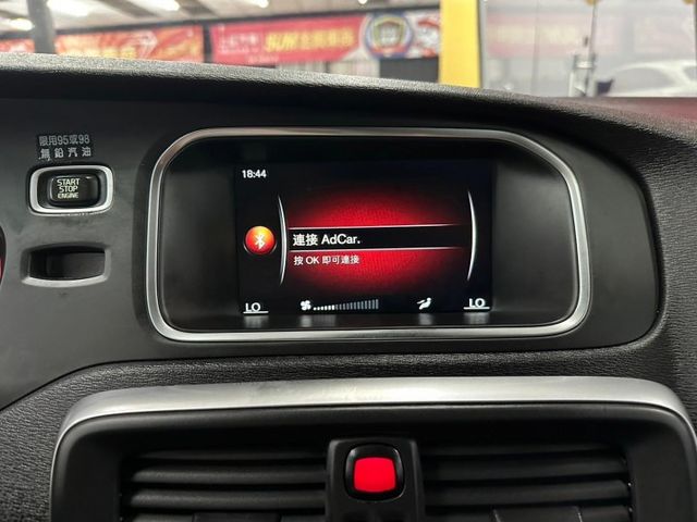2016 VOLVO V40豪華版 摸門 IKEY 盲點 恆溫 導航 倒車影像 電動座椅含記憶  定速  第15張相片