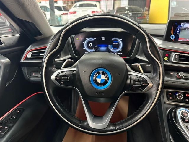 2016式 BMW I8僅跑7萬 H/K ACC 電熱椅 倒車顯影 360度環景 20吋圈 中文導航 抬顯 雷射頭燈  第10張相片