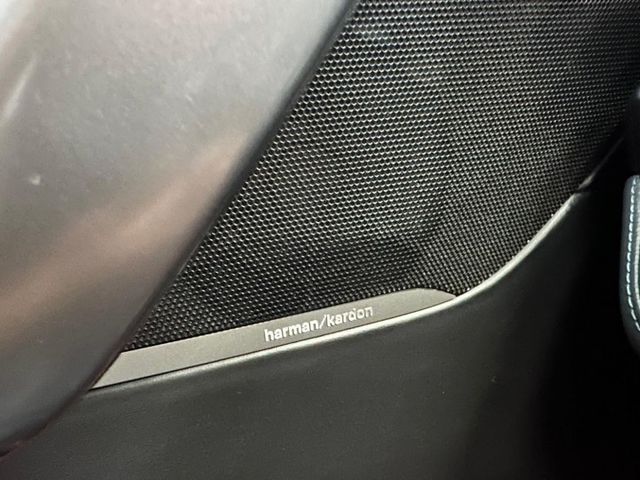 2016式 BMW I8僅跑7萬 H/K ACC 電熱椅 倒車顯影 360度環景 20吋圈 中文導航 抬顯 雷射頭燈  第16張相片