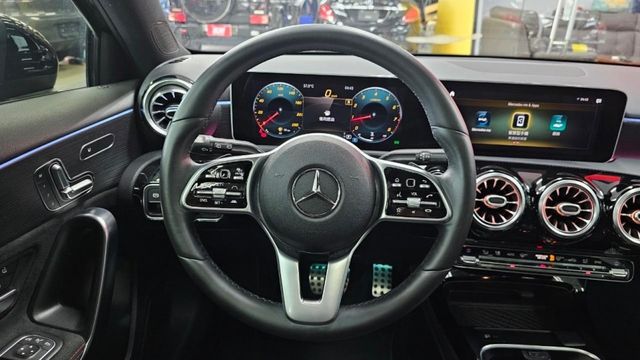 2019 BENZ A250  AMG 未領牌 全景 IKEY 摸門 盲點 ACC AEB  第18張相片