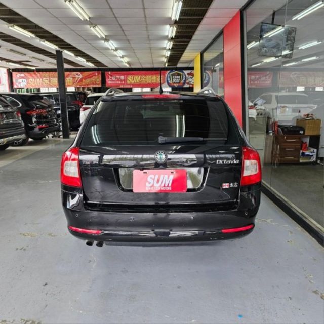2012 Skoda Octavia Combi 1.8 TSI 安卓機 電折 循跡防滑 ISOFIX  第4張相片