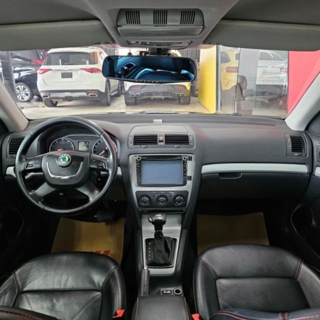 2012 Skoda Octavia Combi 1.8 TSI 安卓機 電折 循跡防滑 ISOFIX  第6張相片