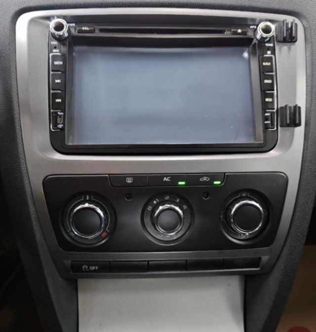 2012 Skoda Octavia Combi 1.8 TSI 安卓機 電折 循跡防滑 ISOFIX  第15張相片