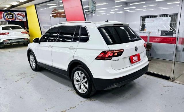 2019 VW TIGUAN 330 TSI IKEY 摸門 ACC AEB 電尾門 後座出風口 360環景 倒車影像  第3張相片