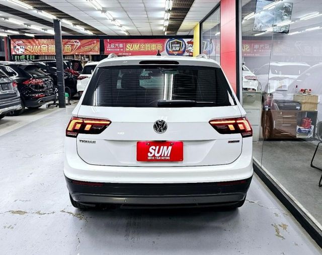 2019 VW TIGUAN 330 TSI IKEY 摸門 ACC AEB 電尾門 後座出風口 360環景 倒車影像  第4張相片