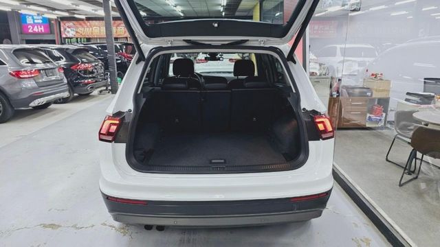 2019 VW TIGUAN 330 TSI IKEY 摸門 ACC AEB 電尾門 後座出風口 360環景 倒車影像  第9張相片