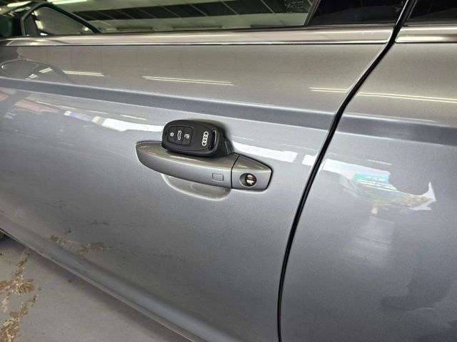2011 AUDI A6 IKEY 摸門 盲點 電折 天窗 後座出風口 倒車影像  第20張相片
