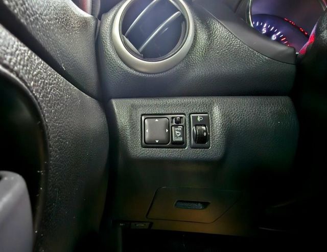 2016 NISSAN LIVINA 頂級 IKEY 摸門 恆溫 電折 安卓機 導航 倒車影像 小車大空間省油省稅金  第13張相片