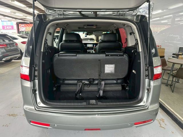 2013 LUXGEN MPV 僅跑6萬 全網最低里程 IKEY 360 雙邊電動門 JBL 天窗 電動座椅  第10張相片