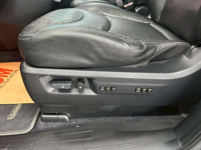 2013 LUXGEN MPV 僅跑6萬 全網最低里程 IKEY 360 雙邊電動門 JBL 天窗 電動座椅  第17張相片
