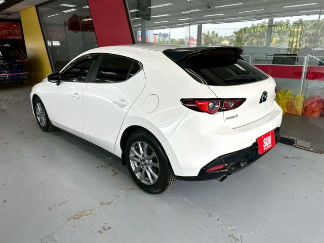2021 MAZDA3 一手僅跑5萬 原廠保養 摸門 恆溫 盲點 ACC AEB ISOFIX 倒車影像  第2張相片
