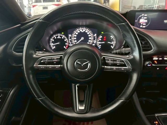 2021 MAZDA3 一手僅跑5萬 原廠保養 摸門 恆溫 盲點 ACC AEB ISOFIX 倒車影像  第12張相片