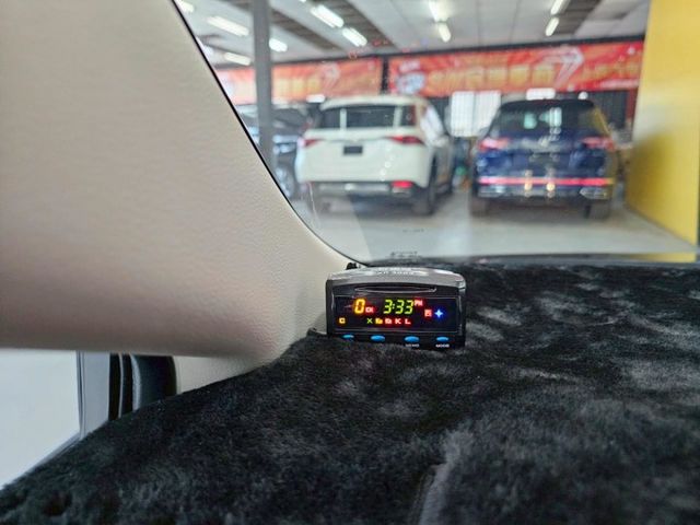 2019 TOYOTA ALTIS 尊爵 IKEY 摸門 恆溫 ACC AEB 盲點 倒車影像 胎壓偵測  第19張相片