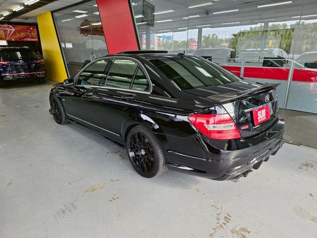 2012 BENZ C250 1.8 IKEY 摸門 H/K L7 安卓機 還在看國產車嗎 給你cp值最高的進口車  第2張相片
