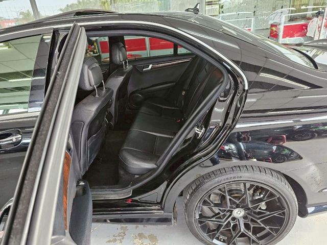 2012 BENZ C250 1.8 IKEY 摸門 H/K L7 安卓機 還在看國產車嗎 給你cp值最高的進口車  第8張相片