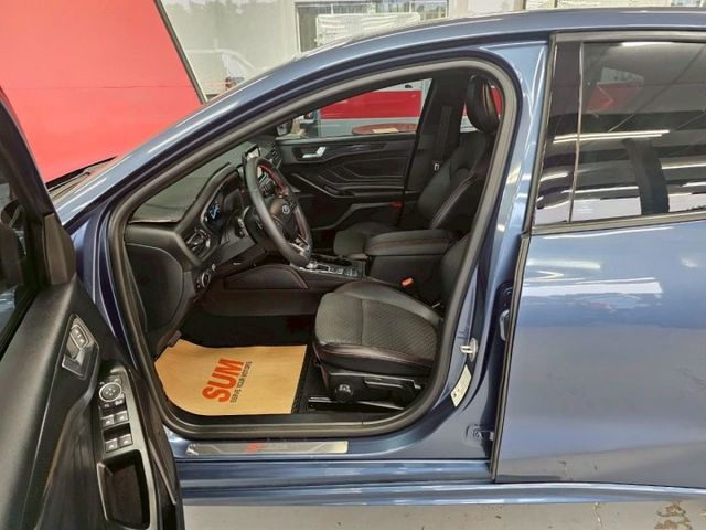 2020 FORD FOCUS ST-LINE 僅跑3萬 IKEY 摸門 B&O HUD ACC  選360環景 電尾門  第7張相片