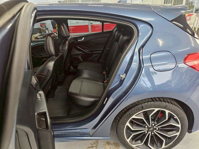 2020 FORD FOCUS ST-LINE 僅跑3萬 IKEY 摸門 B&O HUD ACC  選360環景 電尾門  第8張相片