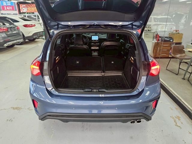 2020 FORD FOCUS ST-LINE 僅跑3萬 IKEY 摸門 B&O HUD ACC  選360環景 電尾門  第10張相片