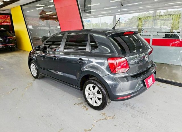 2015 VW POLO 一手女用僅跑8萬 導航 倒車影像 給你國產車的價格 進口車的安全性  第2張相片