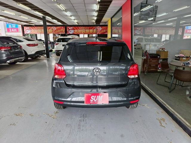 2015 VW POLO 一手女用僅跑8萬 導航 倒車影像 給你國產車的價格 進口車的安全性  第4張相片