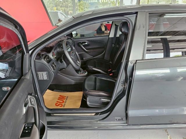 2015 VW POLO 一手女用僅跑8萬 導航 倒車影像 給你國產車的價格 進口車的安全性  第7張相片