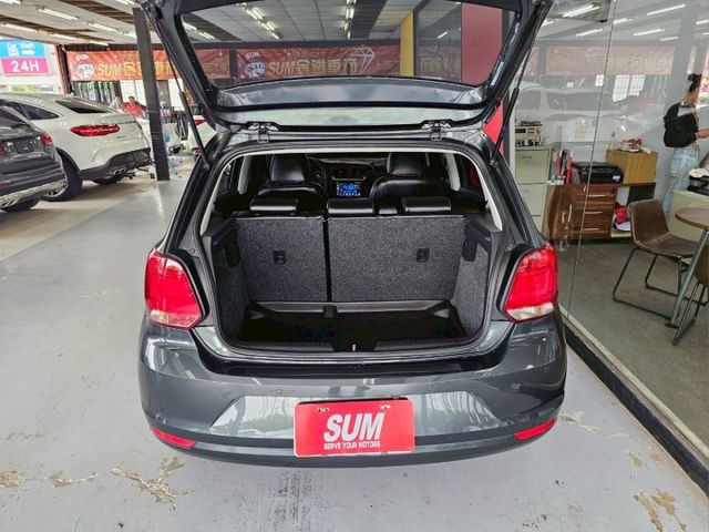 2015 VW POLO 一手女用僅跑8萬 導航 倒車影像 給你國產車的價格 進口車的安全性  第10張相片
