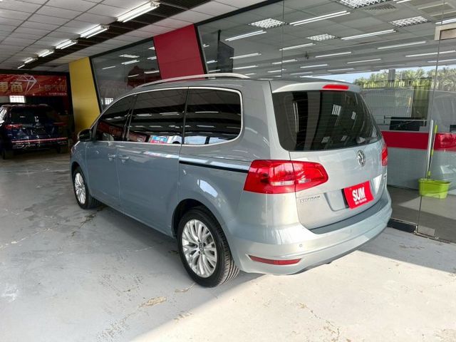 2014 VW SHARAN TDI 一手僅跑6萬 定速 電尾 方向盤控制 倒車影像 電子手剎車 駕駛座電動座椅  第2張相片