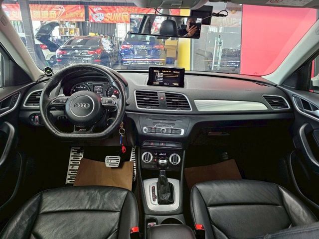 2015 AUDI Q3 僅跑12萬 恆溫 定速 電動座椅 摸門 KW V3避震 BREMBO卡鉗  第6張相片