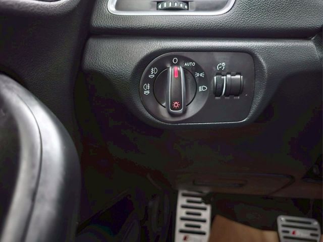2015 AUDI Q3 僅跑12萬 恆溫 定速 電動座椅 摸門 KW V3避震 BREMBO卡鉗  第16張相片