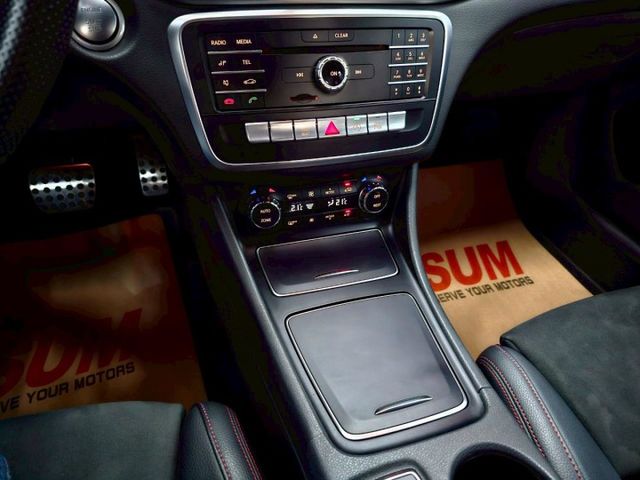 2017 BENZ GLA180 AMG 總代理 電折 記憶座椅 定速 後座出風口  第18張相片